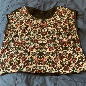 🍒3 for $10 - Skull & Roses Top